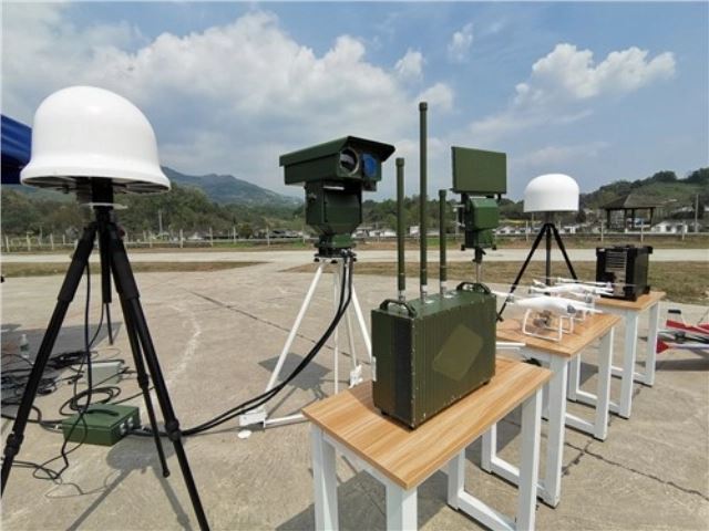 Plan de construction du système de détection et de contre-mesure des drones d...